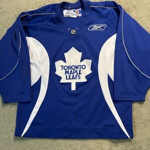 Vintage 90s Reebok Toronto Maple Leafs Hockey Jersey Size Medium NHL